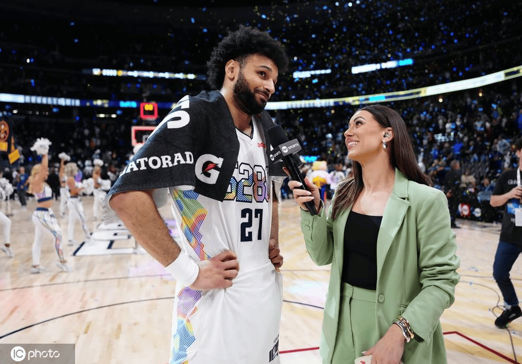 开云体育-穆雷迎来十赛季出色发挥，加拿大队观众热烈欢呼！