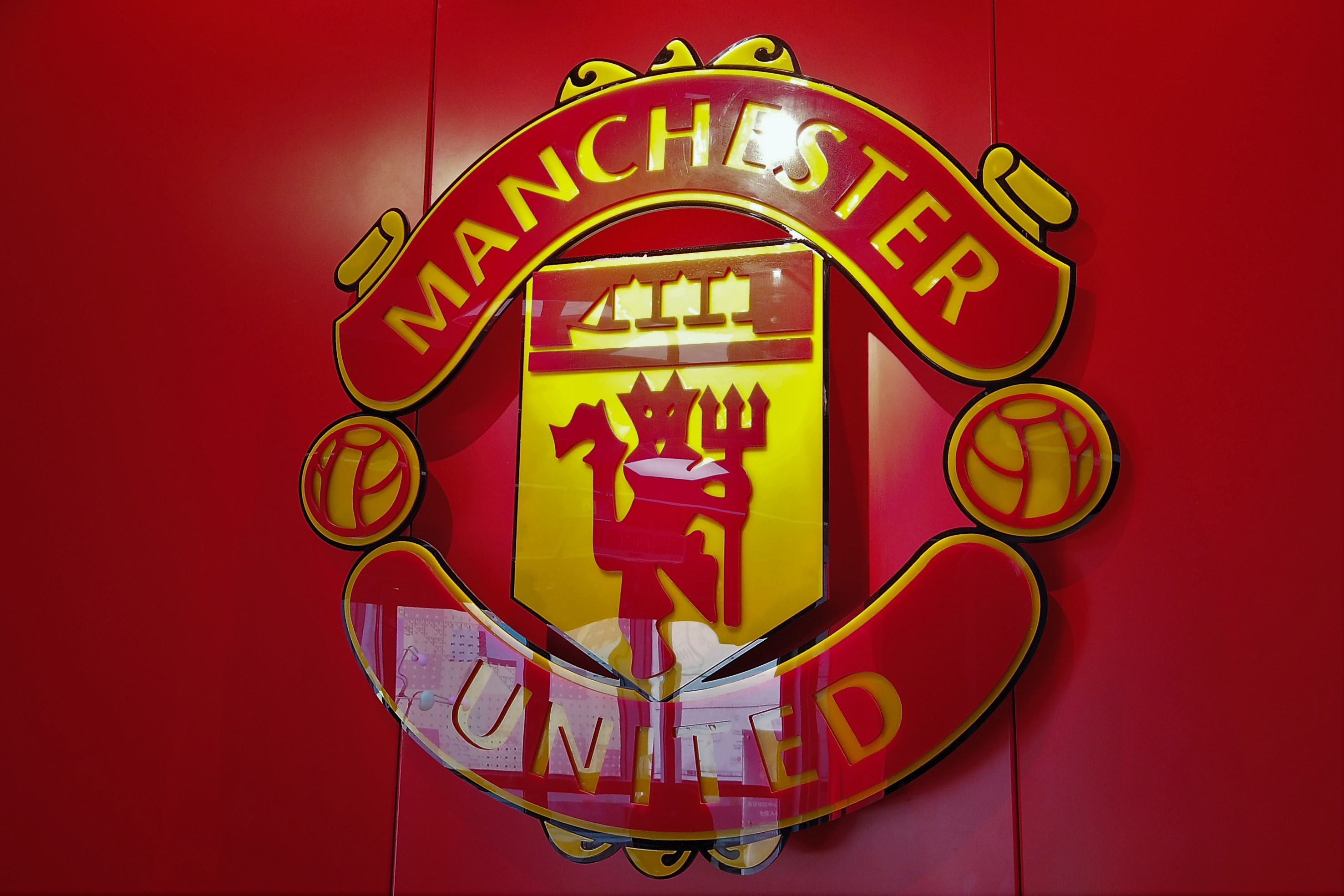 开云-曼联观众热烈欢呼！，穆古鲁扎迎来七赛季出色发挥引发球迷热议(穆罕穆德是什么意思)